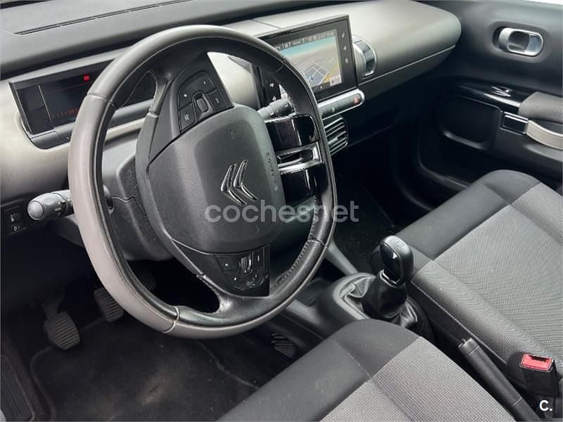 Begagnad Citroën C4 Feel 82 HK (60 kW) 2017 Röd Sedan