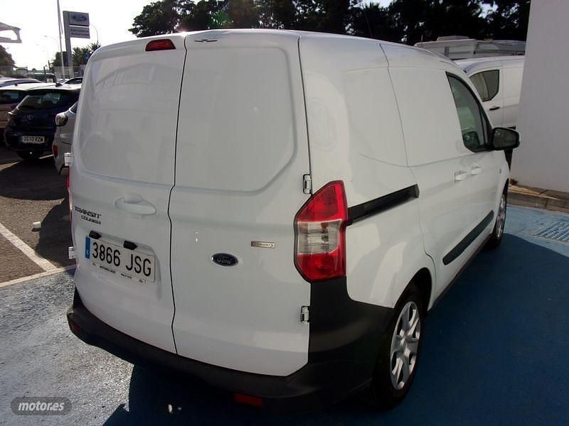 Usado Ford Tourneo Trend 100 CV (73 kW) 2016 Blanco Van
