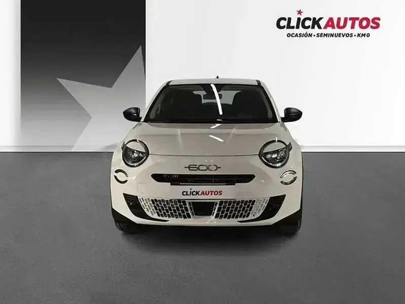 Usado Fiat 600 Pop 110 CV (80 kW) 2025 Blanco SUV
