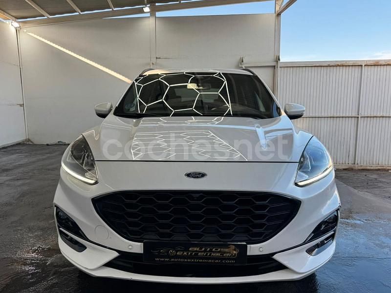 Usado Ford Kuga ST-Line 190 CV (139 kW) 2022 Blanco SUV