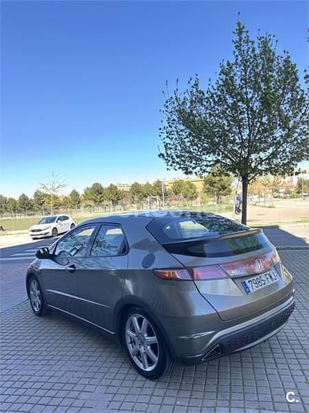 Usado Honda Civic Sport 140 CV (102 kW) 2007 Beige Berlina