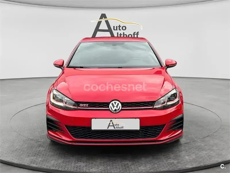 Usado VW Golf VIII GTI 245 CV (180 kW) 2020 Rojo Berlina