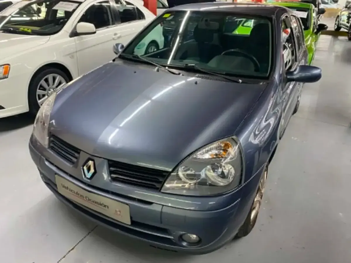 Usado Renault Clio II 75 CV (55 kW) 2006