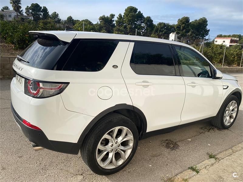 Usado Land Rover Discovery Sport HSE 180 CV (132 kW) 2015 Blanco SUV