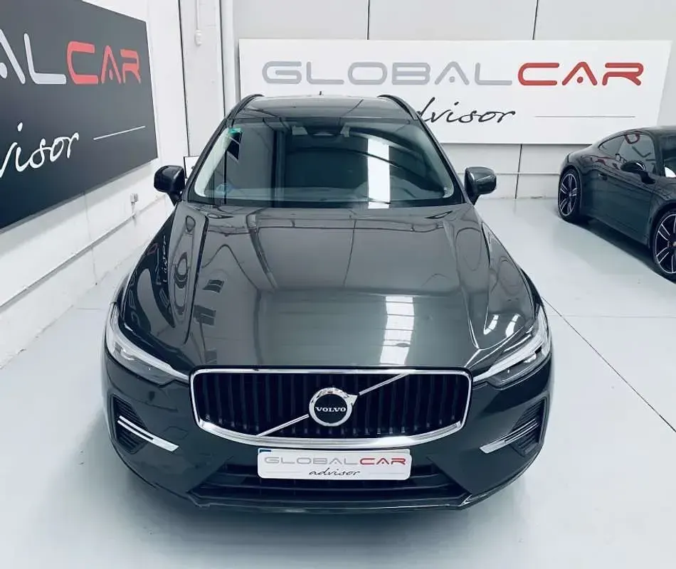 Usado Volvo XC60 Core 197 CV (144 kW) 2022 Gris SUV