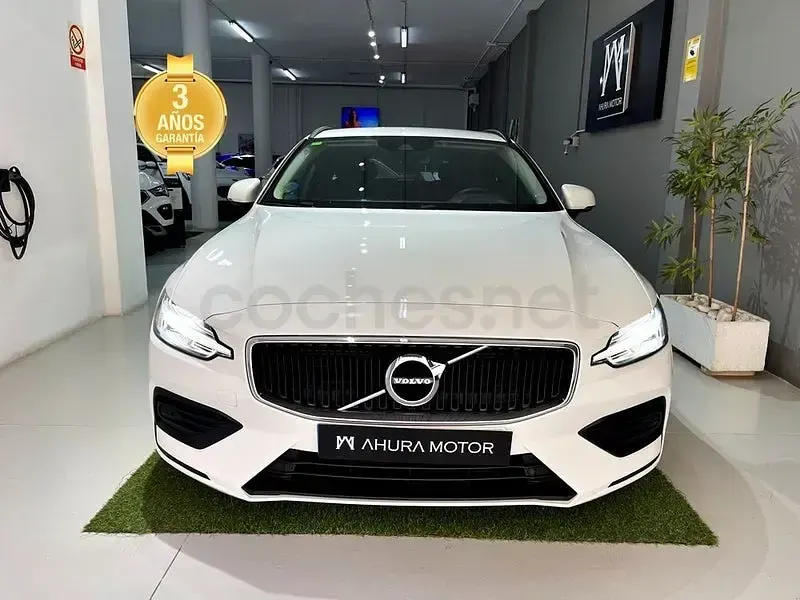 Usado Volvo V60 Momentum 150 CV (110 kW) 2022 Blanco Familiar