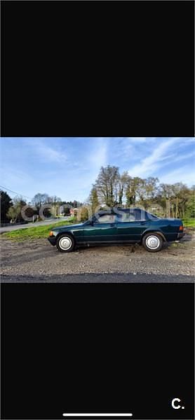 Usado Mercedes 190 75 CV (55 kW) 1984 Verde Berlina