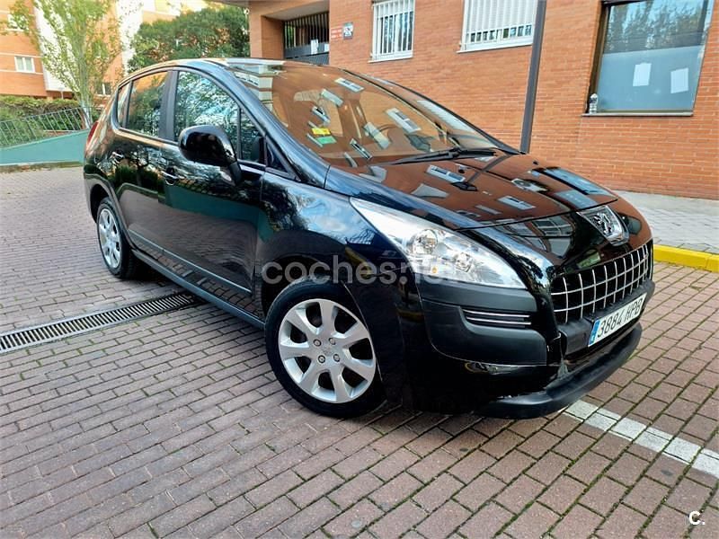 Negro Usado 2013 Peugeot 3008 Style Berlina | 5000 € - Imagen 1/4