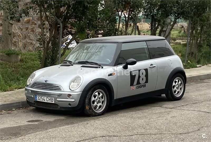Gris / plata Usado 2003 Mini Cooper Utilitario | 4393 € - Imagen 1/4