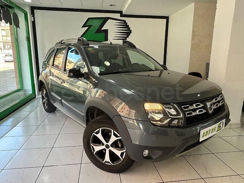 Usado Dacia Duster Lauréate 109 CV (80 kW) 2017 Gris / plata SUV