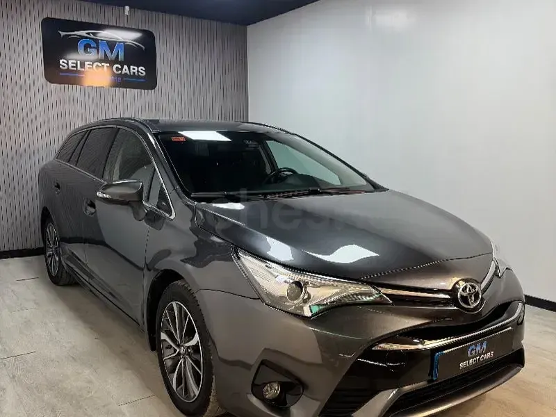 Occasion Toyota Avensis Advance 143 PK (105 kW) 2016 Grijs Stationwagen