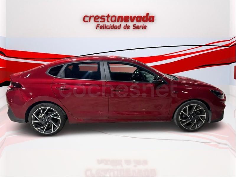 Usado Hyundai i30 N Line 160 CV (117 kW) 2023 Granate Berlina