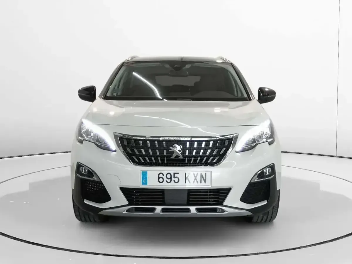 Usado Peugeot 3008 Allure 131 CV (96 kW) 2019 Blanco SUV