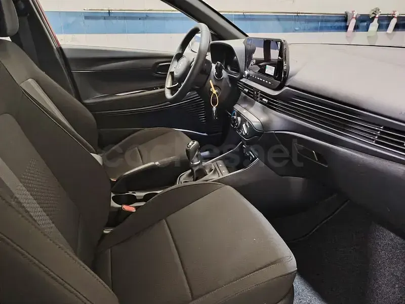 Nuevo Hyundai i20 Blackline 90 CV (66 kW) 2026 Blanco Utilitario