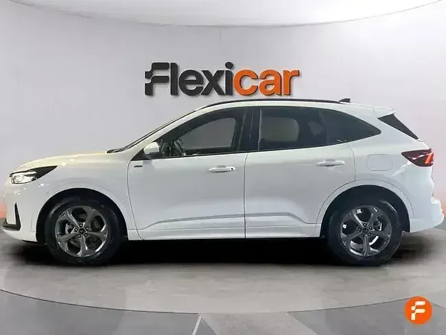 Usado Ford Kuga ST-Line 150 CV (110 kW) 2025 Blanco SUV