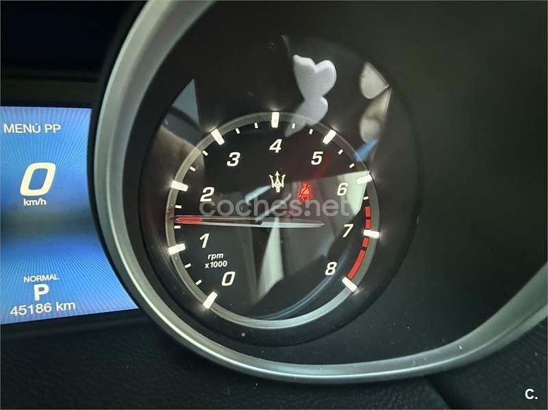 Usado Maserati Levante 350 CV (257 kW) 2019 Gris / plata SUV