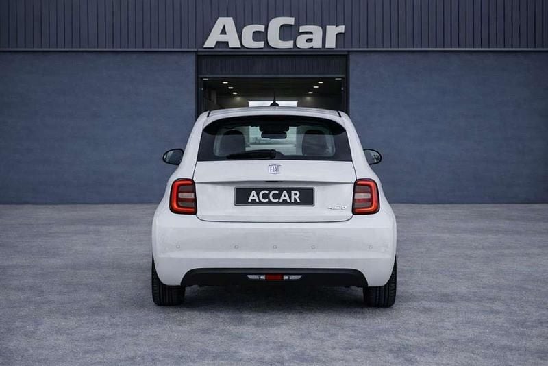 Usado Fiat 500e Icon 86 kW (117 CV) 2023 Blanco Utilitario