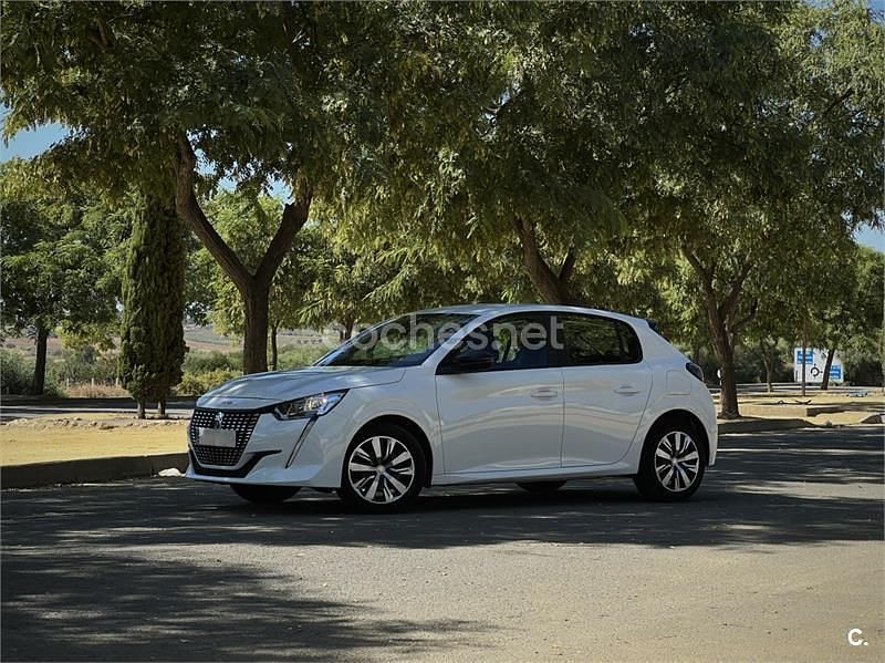 Usado Peugeot 208 Active 100 CV (73 kW) 2023 Blanco Utilitario