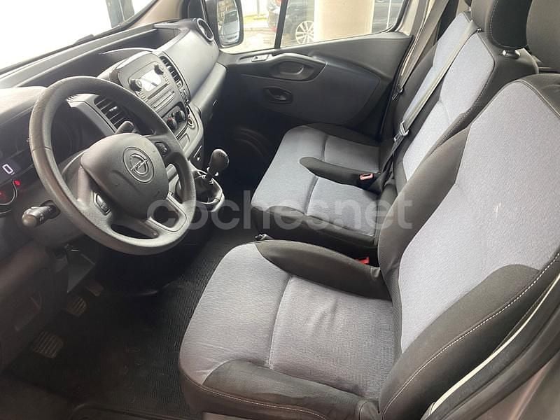 Usado Opel Vivaro 145 CV (106 kW) 2018 Gris / plata Monovolumen