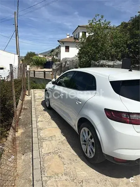 Usado Renault Mégane Zen 110 CV (80 kW) 2017 Blanco Berlina