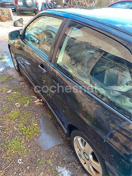Usado Seat Ibiza Sport 110 CV (80 kW) 2000 Negro Berlina