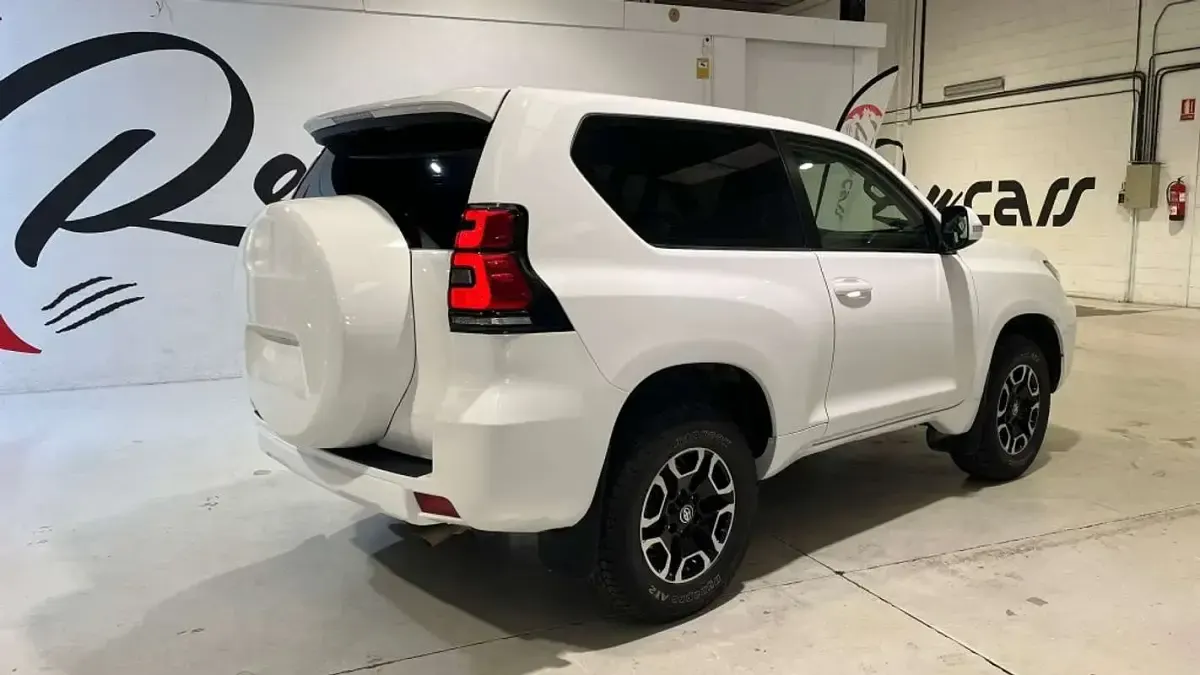 Usado Toyota Land Cruiser 177 CV (130 kW) 2019 Blanco SUV