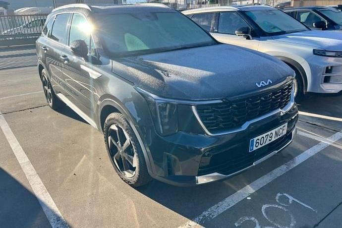 Gris Usado 2025 Kia Sorento SUV | 52.270 € (Caro) - Imagen 1/4