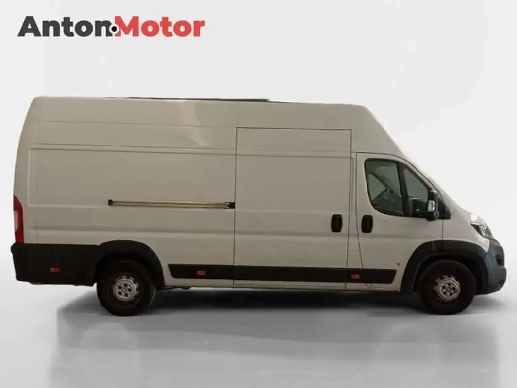Usado Peugeot Boxer S 165 CV (121 kW) 2023 Blanco Van