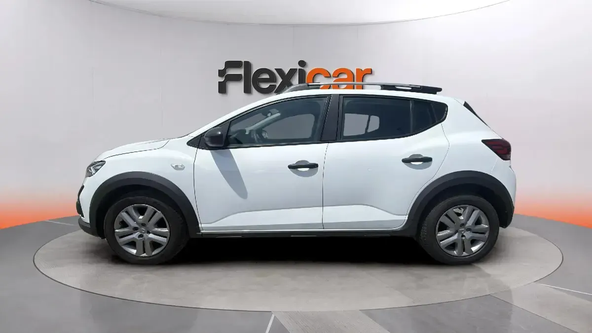 Usado Dacia Sandero Comfort 101 CV (74 kW) 2022 Blanco Berlina
