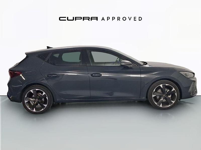 Usado Cupra Leon 150 HP (110 kW) 2025 Azul Sedan