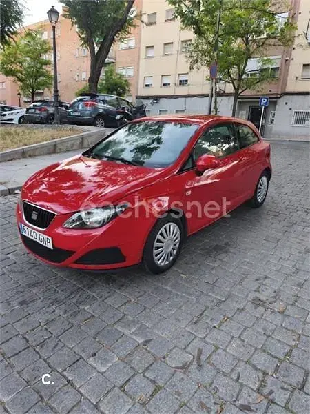 Usado Seat Ibiza SC Reference 80 CV (58 kW) 2009 Rojo Utilitario