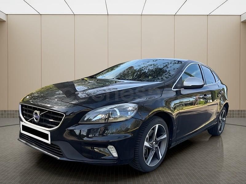 Usado Volvo V40 R-Design Momentum 150 CV (110 kW) 2016 Negro Berlina