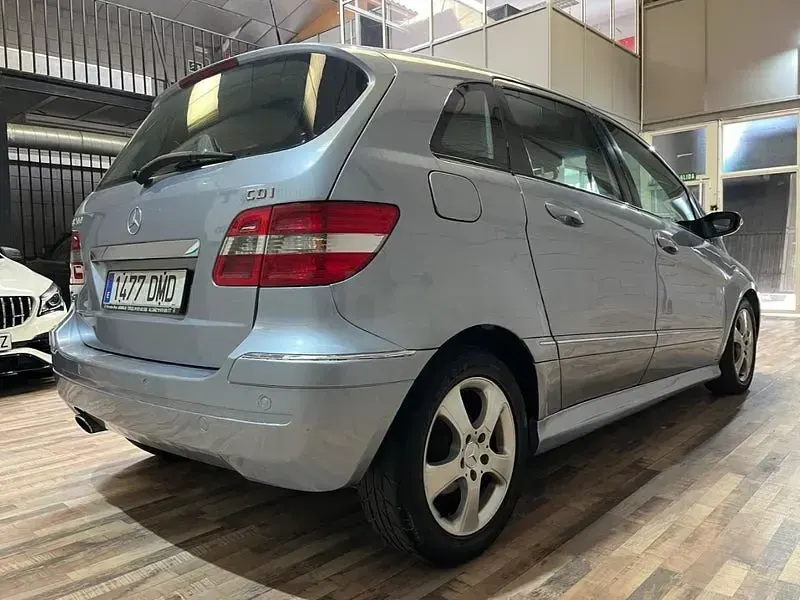 Usado Mercedes B200 140 CV (102 kW) 2005 Azul Monovolumen