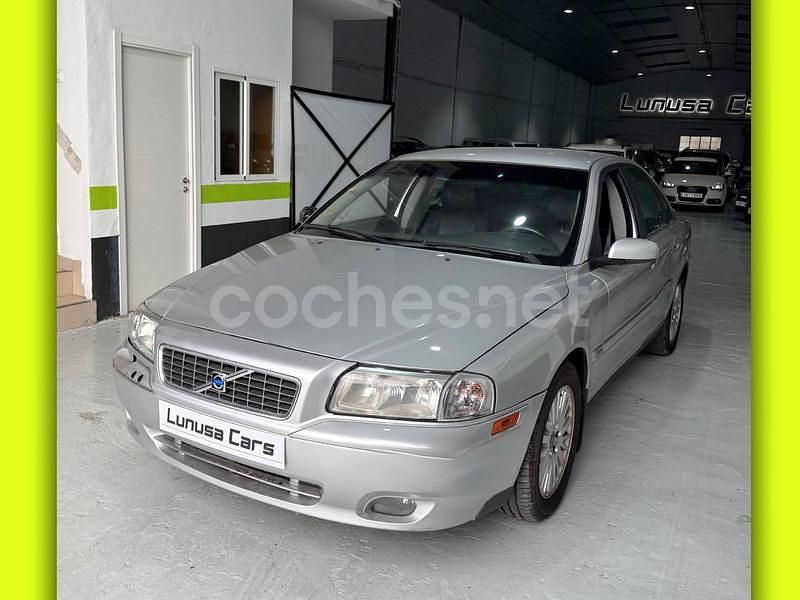 Gris / plata Usado 2004 Volvo S80 Momentum Berlina | 3990 € - Imagen 1/4