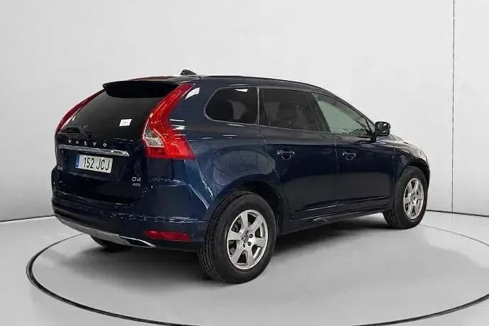 Usado Volvo XC60 Kinetic 181 CV (133 kW) 2015 Azul SUV
