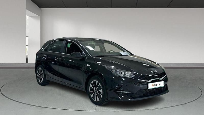 Nuevo Kia Ceed 100 CV (73 kW) 2025 Negro Utilitario