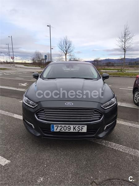 Usado Ford Mondeo Vignale 150 CV (110 kW) 2018 Gris / plata Berlina