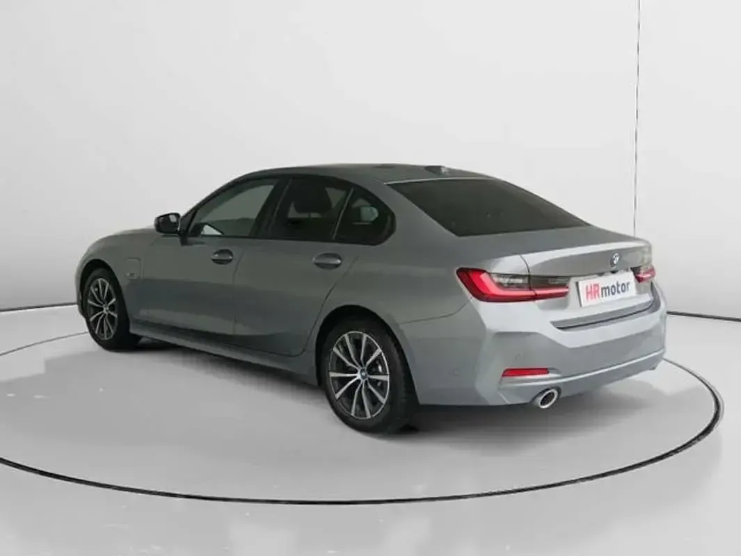 Usado BMW 320e Shadowline 204 CV (150 kW) 2023 Gris Berlina