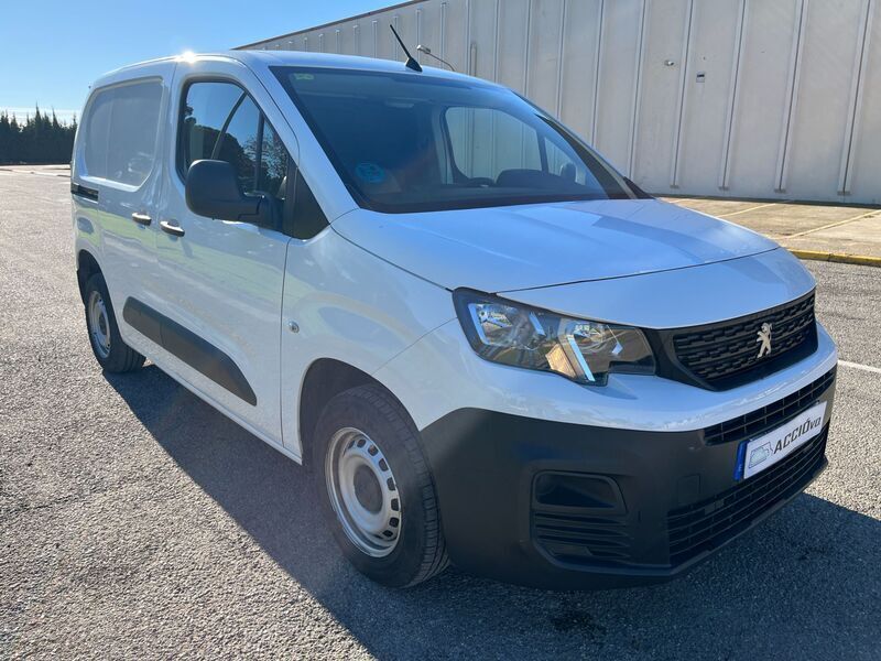 Usado Peugeot Partner S 75 CV (55 kW) 2021 Blanco Monovolumen