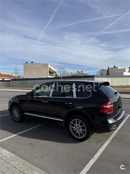 Käytetty Porsche Cayenne 240 HP (176 kW) 2009 Musta Katumaasturi