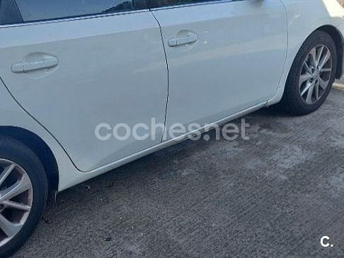 Blanco Usado 2014 Toyota Auris Active Berlina | 7800 € (Precio justo) - Imagen 1/4