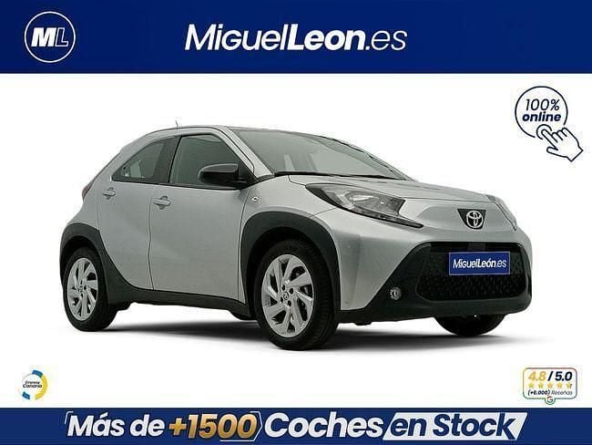 Usado Toyota Aygo X Play 72 CV (52 kW) 2022 Gris SUV