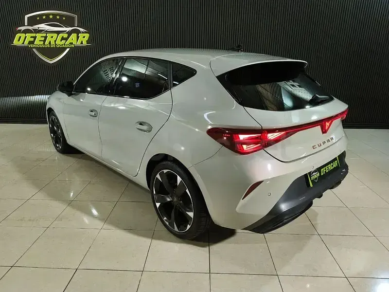 Usado Cupra Leon 150 CV (110 kW) 2025 Beige Berlina