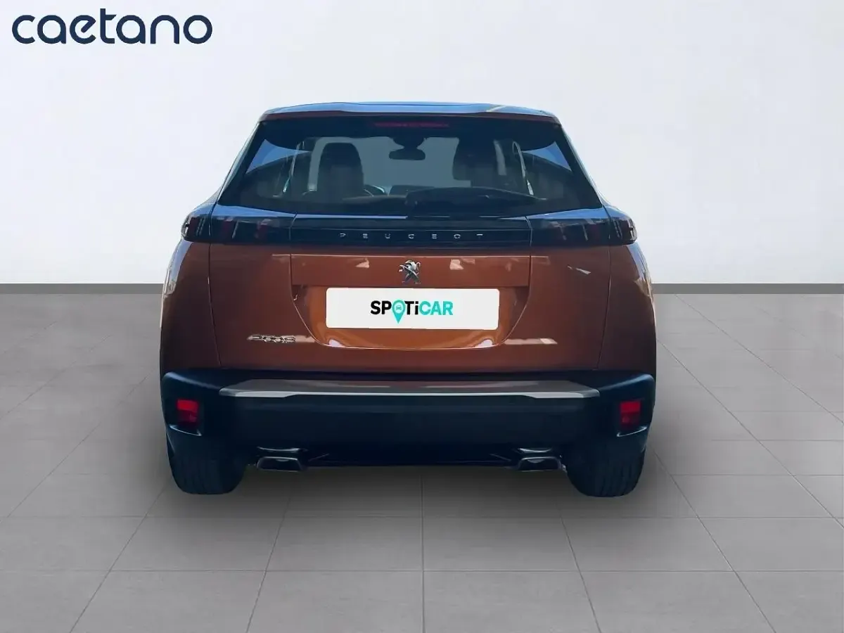 Usado Peugeot 2008 Active 100 CV (73 kW) 2023 Naranja SUV