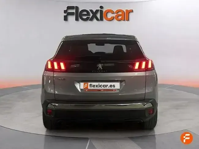 Usado Peugeot 3008 Active 130 CV (95 kW) 2019 Gris SUV