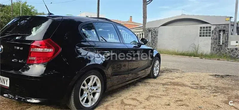 Usado BMW 118 143 CV (105 kW) 2010 Negro Utilitario