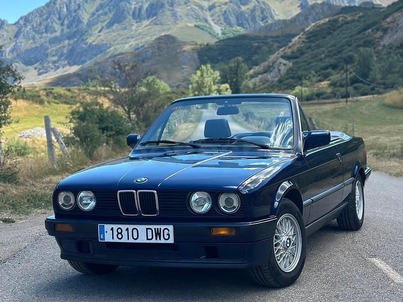 Usado BMW 318 Cabriolet 115 CV (84 kW) 1991 Azul Descapotable