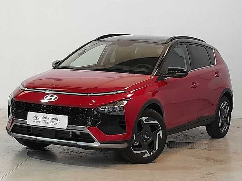 Dragon red bitono Usado 2024 Hyundai Bayon SUV | 19.990 € (Un poco caro) - Imagen 1/4