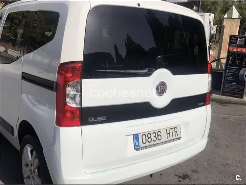 Usado Fiat Qubo Trekking 75 CV (55 kW) 2013 Blanco Monovolumen