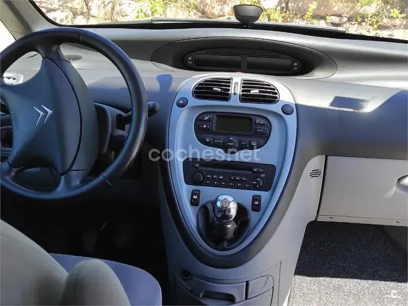 Usado Citroën Xsara Picasso Exclusive 92 CV (67 kW) 2010 Blanco Monovolumen
